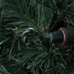 Vickerman Artificial Christmas Tree Medallion (420010) 7 Vickerman Artificial Christmas Tree Medallion (420010) -Roman Shop 4200102md