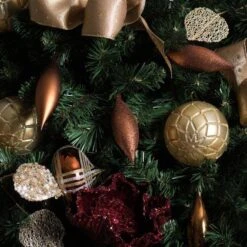 Vickerman Christmas Tree Ornament (8 Pack) (480472) 9 Vickerman Christmas Tree Ornament (8 Pack) (480472) -Roman Shop 4804723md