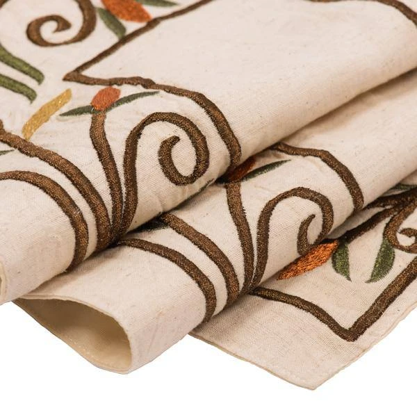 Vickerman Table Runner (506387) 6 Vickerman Table Runner (506387) - Image 4