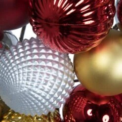 Vickerman Christmas Wreath (660560) -Roman Shop 660560closeupmd